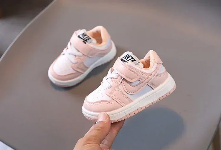 2025 Toddler & Kids White Sneakers — Fashionable Non-Slip Walking Shoes for Boys, Breathable Outdoor Casual Board Shoes