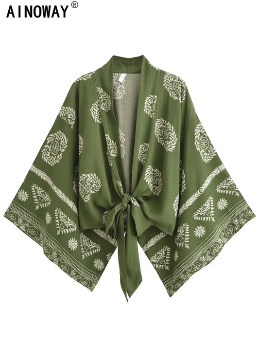 Vintage Boho Women Kimono Cover Up – Floral Print Batwing Sleeve Short Robe for Swimwear, Bikini Beachwear & Resort Outfit