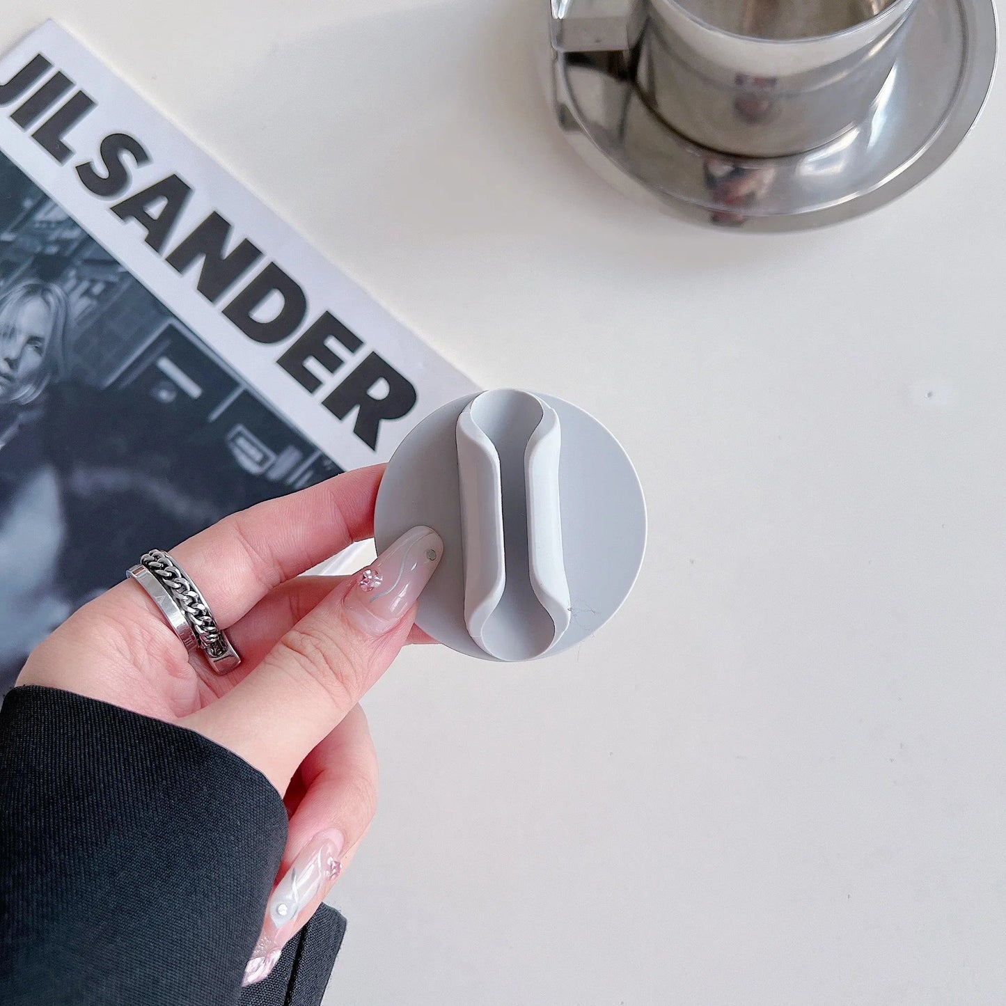 Silicone Lipstick Holder & Mobile Phone Stand — 3M Adhesive Universal Lazy Accessory with Round Lip Gloss Support