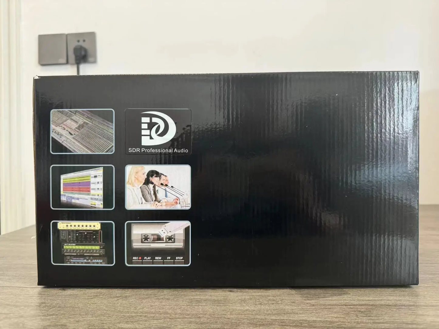 MR18 Professional Digital Audio Mixer – Multi-Track DJ Studio Mixing Console & Recording Sound Table
