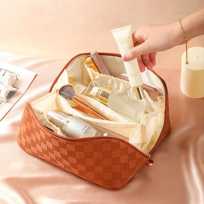 Plaid PU Cosmetic Bag: Luxury Large-Capacity Makeup Pouch - New Multifunctional Travel Toiletry Handbag