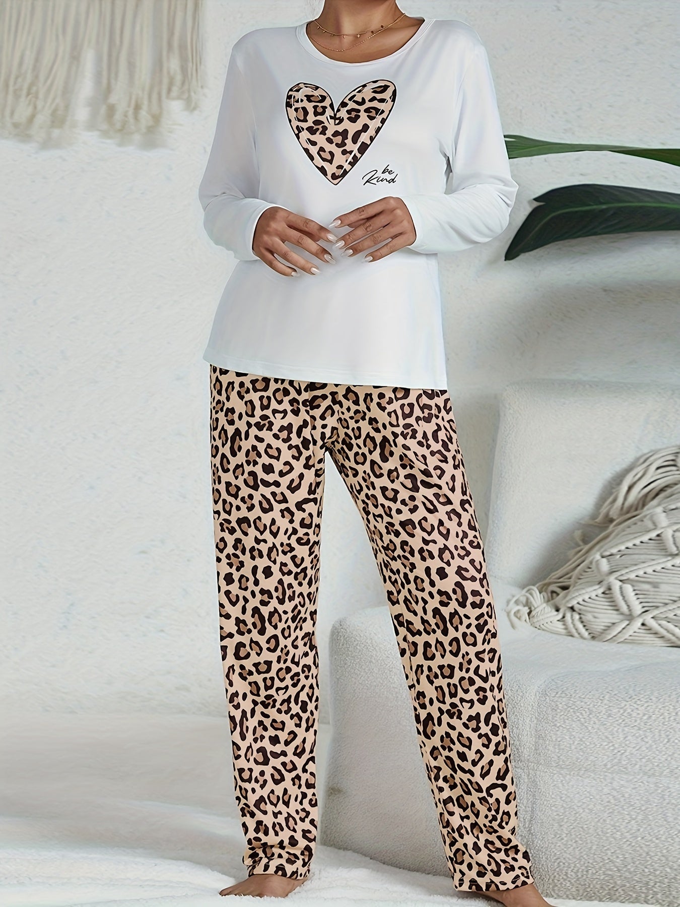 Leopard Print Long Sleeve Pajama Set with Heart Pattern – Women's Cozy Sleepwear