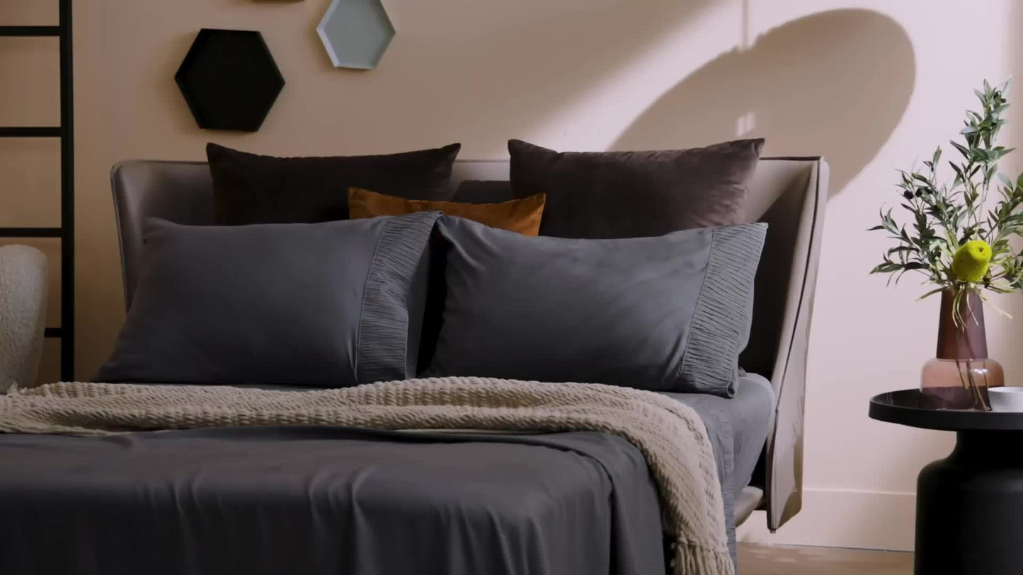 4 Piece Luxurious Microfiber Sheet Set – 14" Deep Pocket, Pinch Pleat Design, Shrink and Fade Resistant, Soft and Comfortable Bedding with Pillowcase, Flat and Fitted Sheets, All-Season Dorm Bedding