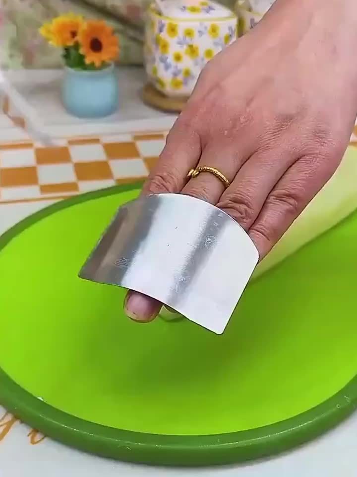 Reusable Stainless Steel Finger Protector – Durable, Easy to Use for Safeguarding Fingers from Slicing Injuries