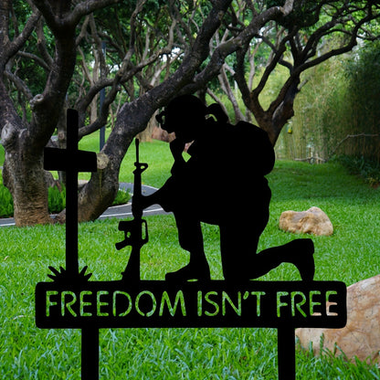 Soldiers Garden Ornament – Patriotic Yard Stakes for Fourth of July, Veterans Day, and Independence Day, Outdoor Lawn Decoration