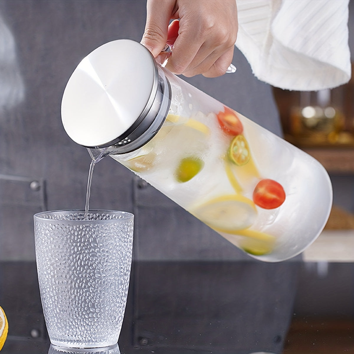 Water Pitcher with Lid – 37.1oz/54.1oz Heavy Duty Drink Pitcher – Stainless Steel or Wooden Lid – Ideal for Juice, Bubble Tea, Summer Drinks – Kitchen and Home